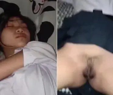 Bokep Abg Roknya Kesingkap Pas Tidur Berujung di Geli Geli Sempit Memijit